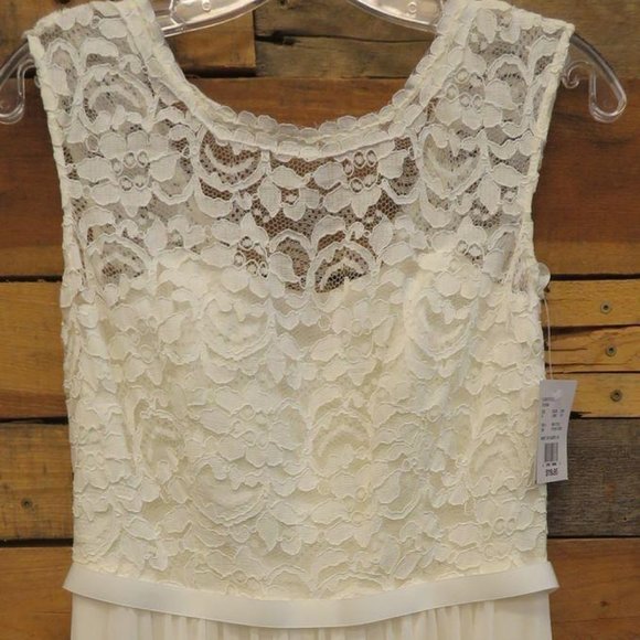 Short Lace Wedding Dress - Picture 2 of 6